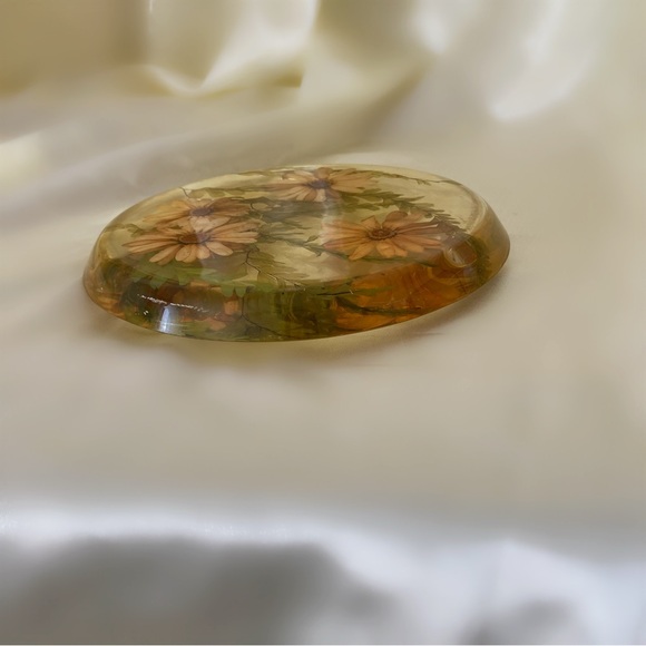 Vintage 60s resin dried flowers home decor wall art coaster trivet circle daisy - Picture 4 of 4